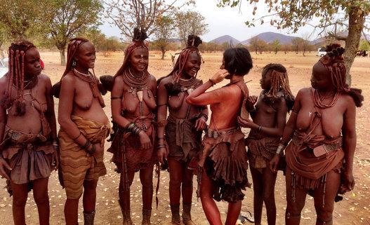 民族　裸 写真・画像】裸族撮影では自らも裸に 美人写真家がアフリカの ...