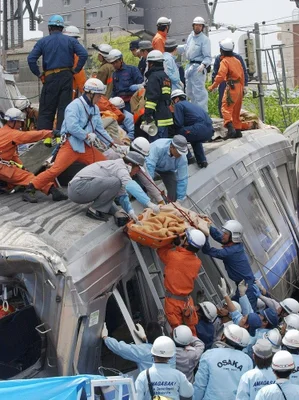 福知山線の脱線事故から10年 生かしていただいた幸せを実感した瞬間 ハフポスト Life 福知山線の脱線事故から10年 生かしていただいた幸せを実感した瞬間 ハフポスト Life