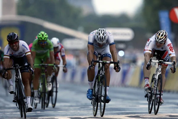 ツール ド フランス フルーム 初の総合優勝 写真 ハフポスト News