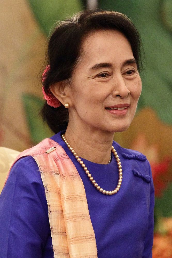 Daw Aung San Suu Kyi Visits Singapore