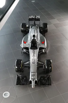 ノーズが特徴的！ マクラーレンが2014年用のF1マシン「MP4-29」を発表