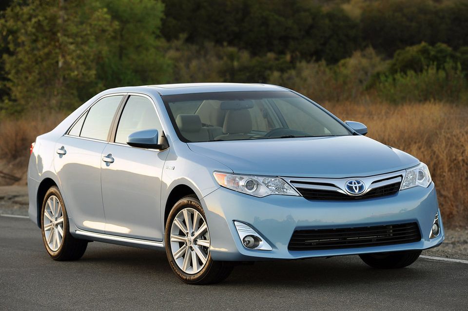 2013 Toyota Camry Hybrid Review Photos