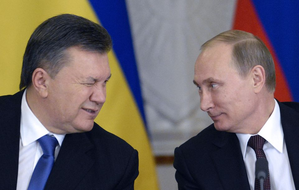 <strong>NOV. 22:</strong> Ukrainian President Viktor Yanukovych decides to 