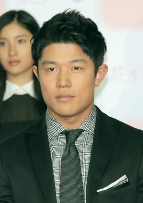 花子とアン 視聴率25 超 村岡花子の夫役 鈴木亮平 歩が死ぬ夜だけは一緒に泣いた ハフポスト News