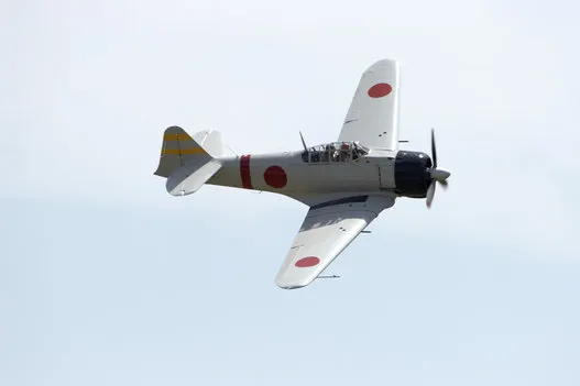 零戦が東京湾を優雅に飛行 レッドブルエアレース決勝前の観客から拍手 画像集 ハフポスト News