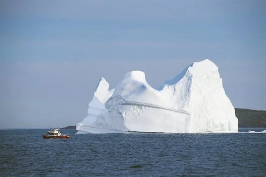 巨大氷山 タイタニック号が沈没した航路に出現 動画 ハフポスト News