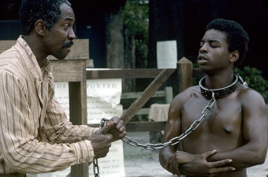 Roots ルーツ に出演した黒人俳優 クンタ キンテ島での黒人奴隷の苦難を語る ハフポスト News