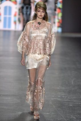 Anna Sui - Runway - September 2016 - New York Fashion Week