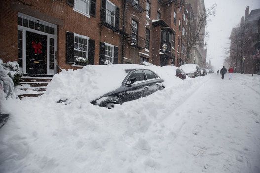 Heavy Snow Falls On Boston As Blizzard Moves Through Northeast