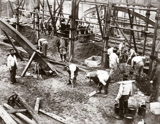 Constructing the Metropolitan Line, London, c 1860s.