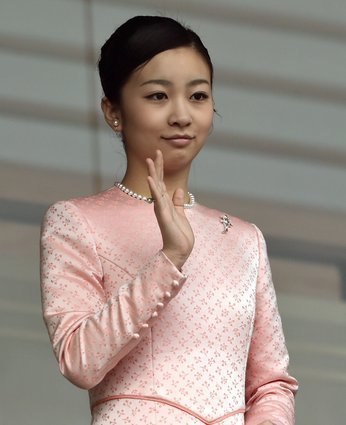 佳子さま、新年一般参賀に初参加 ピンク色のお長服姿で（画像） | ハフポスト NEWS