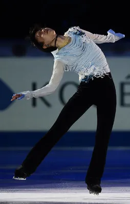 羽生結弦 五輪金メダルから衝突事故を乗り越えて 画像で振り返る2014年 