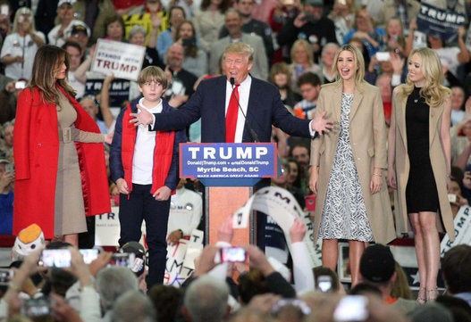 バロン トランプ君に同情集まる 新大統領の末っ子は10歳 画像集 ハフポスト News バロン トランプ君に同情集まる 新大統領の末っ子は10歳 画像集 ハフポスト News
