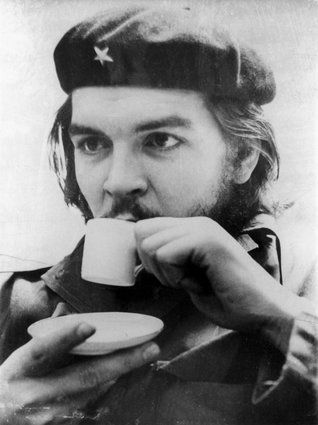 Ernesto Rafael Guevara de la Serna commonly known as Che Guevara drinking coffee, Photograph, Um 1955
