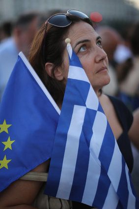 Greeks Rally In Support Of Euro