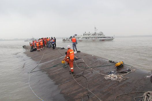 Ship Carrying 458 People Sinks In Yangtze River In Jingzhou