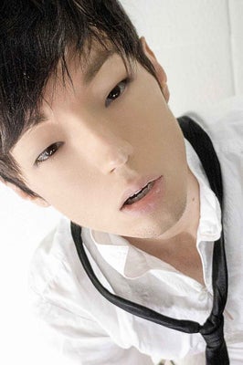 アジア人に憧れて10回整形手術した結果 画像集 ハフポスト News