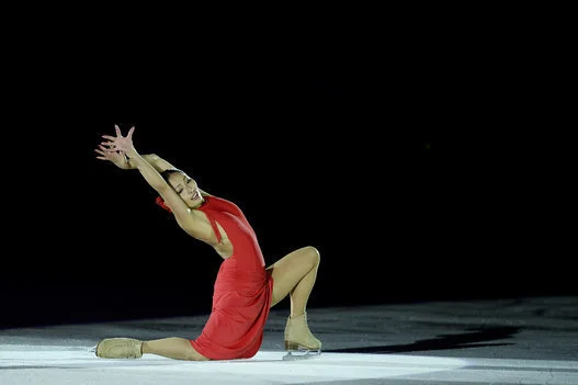 安藤美姫さん、フィギュアGPエキシビションにサプライズ出演【画像