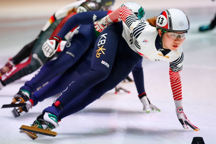 Shim Suk-hee competes in one of the heats of the women’s 1,500-meter race of the ISU World Short Track Speed Skating Championships in Rotterdam, Netherlands, on March 10, 2017.