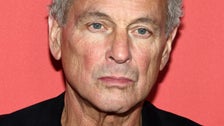 Ex-Fleetwood Mac Guitarist Lindsey Buckingham Suffers Vocal Cord Damage