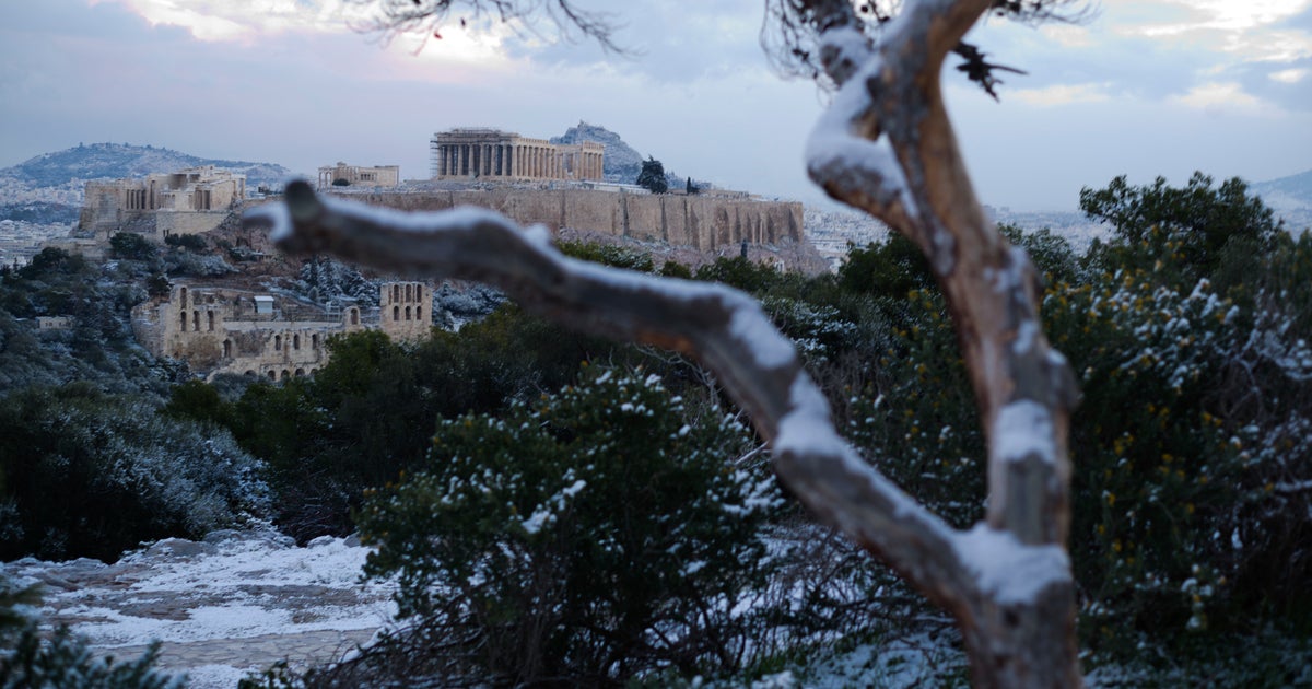 Афины в январе. Зима в греции. Погода в афинах в ноябре. Греция афины 2022. Снегопад в греции.