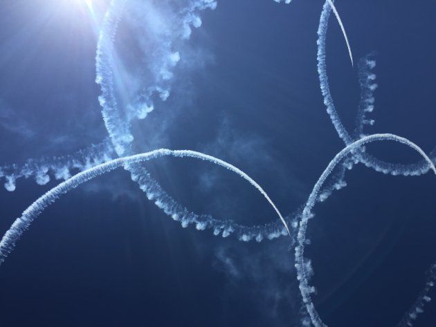 ブルーインパルスの飛んだ空の写真