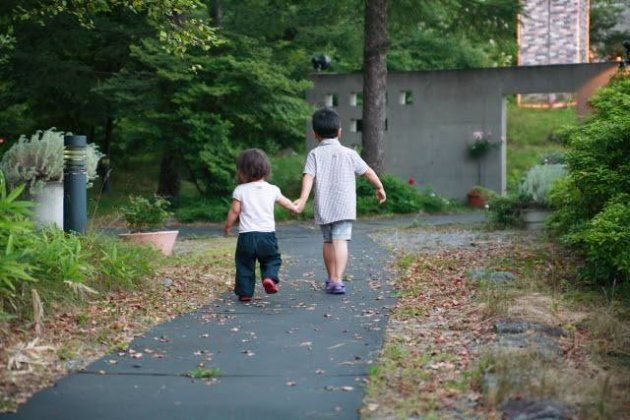 泣き止まない赤ちゃん 必死のお母さん 私が 泣いてもいいよ ステッカーを作った理由 ハフポスト