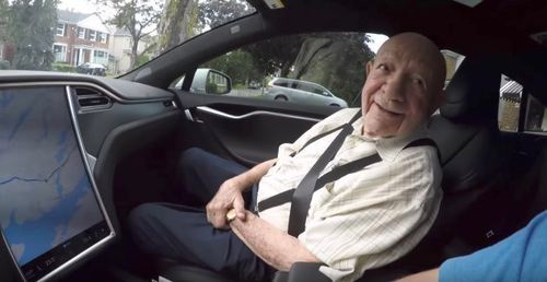 これは未来だ!!」 97歳のおじいちゃんが、自動運転カーに乗ってみたら 