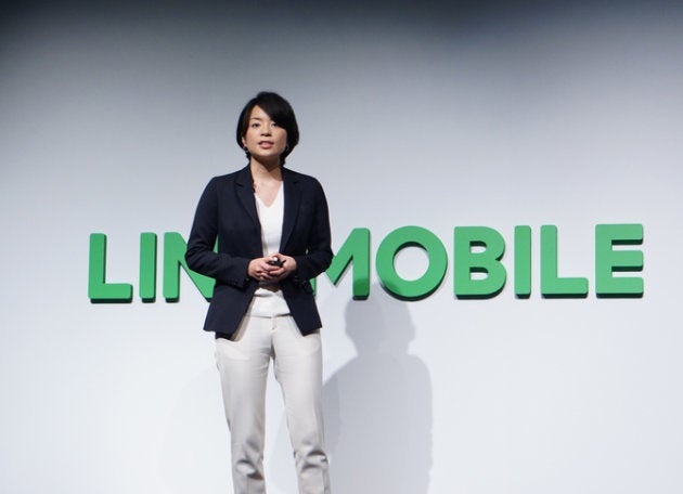 「新たな試みは99%、想定通りの形では成功しない」と話すLINEモバイルの嘉戸社長。中長期の計画を立てることを好む多くの日本企業と違い、「とにかくやってみる」のがLINEの特徴だ