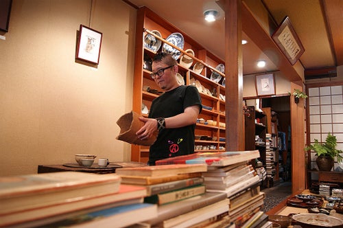 アメリカで気づいた「日本の伝統」の誇り。パンクロックに魅せられた男