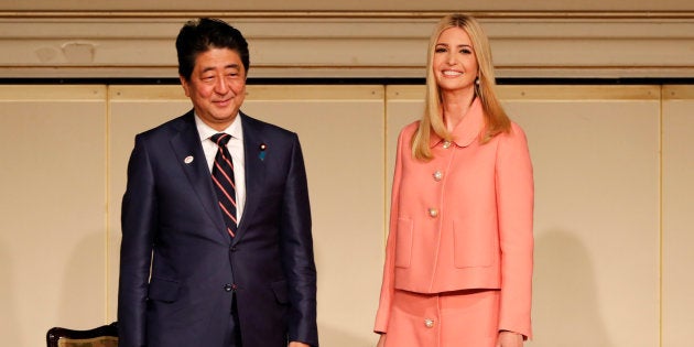 「国際女性会議WAW！」に出席した安倍首相（左）とイバンカさん