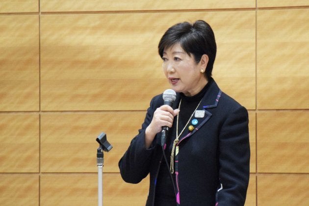 希望の党代表の辞任を表明する小池百合子氏