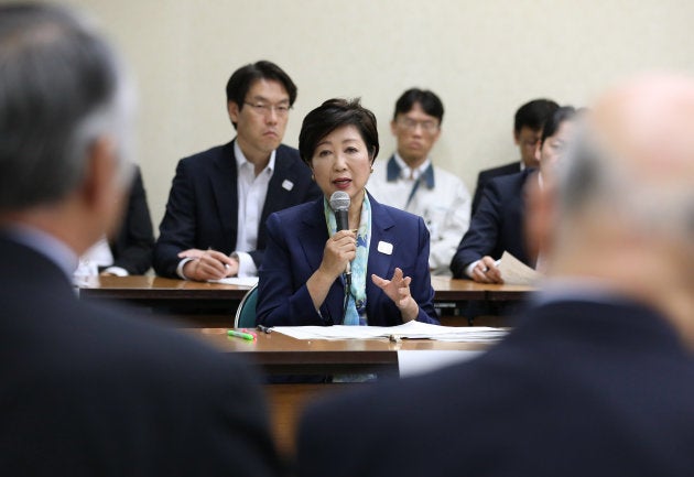 築地市場の業界関係者と会談する小池知事（2017年06月22日）