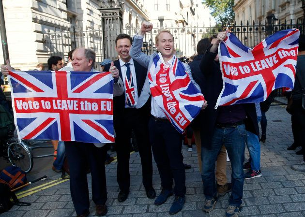 イギリスの国民投票でEUからの離脱を呼びかける人々