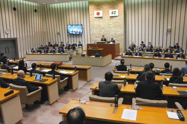 今村岳司市長の辞職に全会一致で同意した西宮市議会＝市役所議会棟