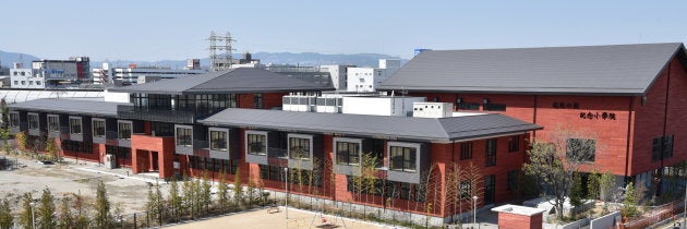 森友学園が建設を進めていた小学校の建物＝大阪府豊中市