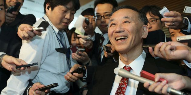 安倍晋三首相と面会し、笑顔で報道陣の取材に応じる谷垣禎一氏＝2018年10月31日、首相官邸