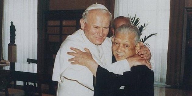 教皇ヨハネ・パウロ2世も父の活動を激励（1983年）