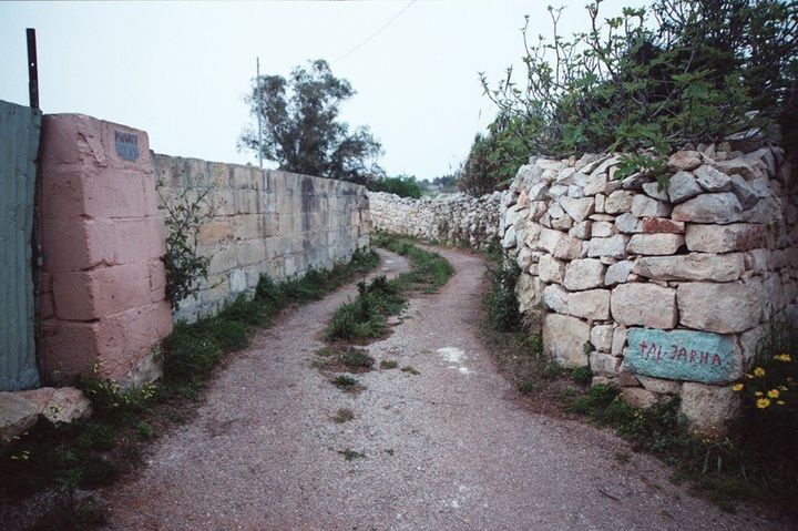 マルタのタル・ファルハ・エステートの名前の残る石垣