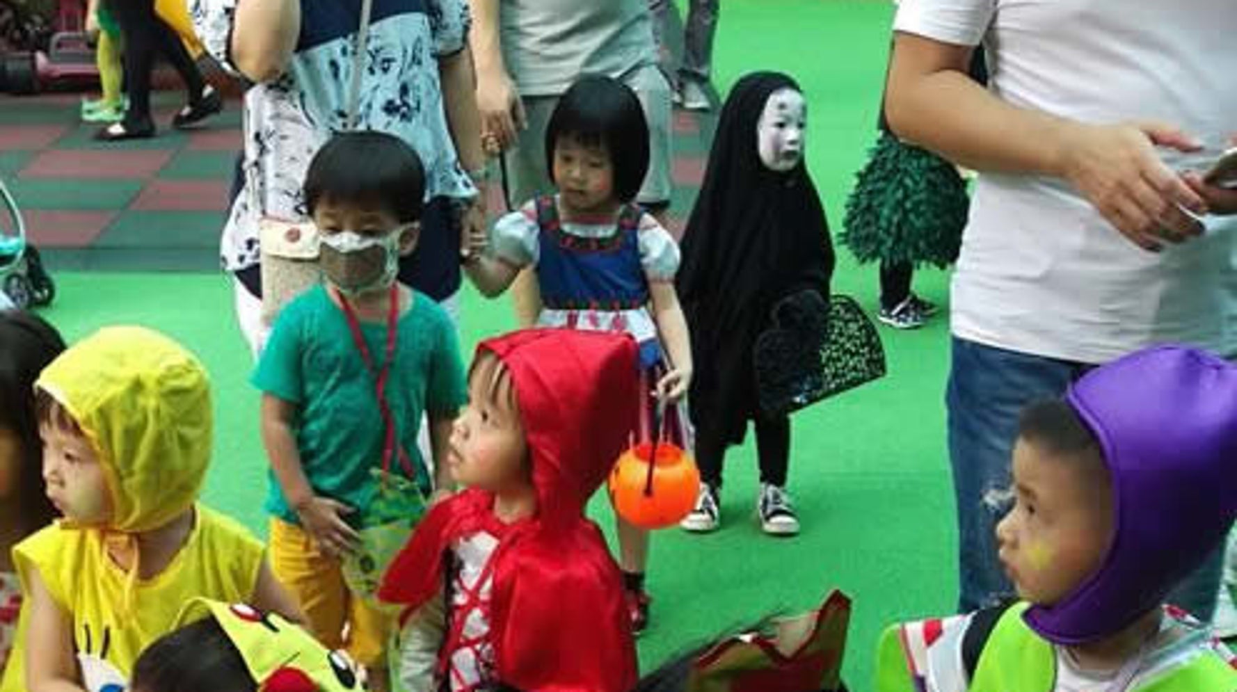 カオナシ コスプレの3歳の女の子 17年のハロウィンでも話題をかっさらう ハフポスト アートとカルチャー