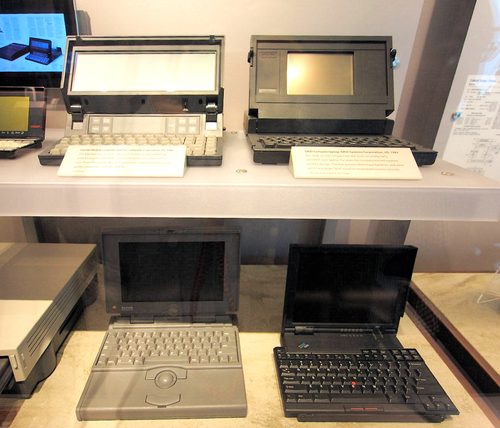 ホワイト ノートPC クラムシェルデザイン 5c631841360000690d6a3e76.png?