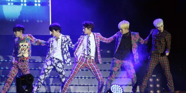 Shinee 4人で日本ドームツアー実施を決定 ジョンヒョン兄さんと一緒にいるという想いで 直筆コメント全文 ハフポスト