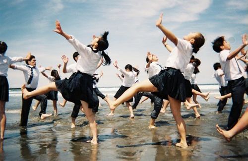 300人以上の高校生が踊り舞う。ポカリスエットの写真集は、こうして生まれた。 | ハフポスト アートとカルチャー