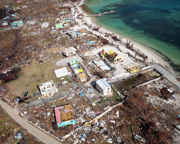 イルマによって多くの建物が破壊されたイギリス領バージン諸島＝9月11日