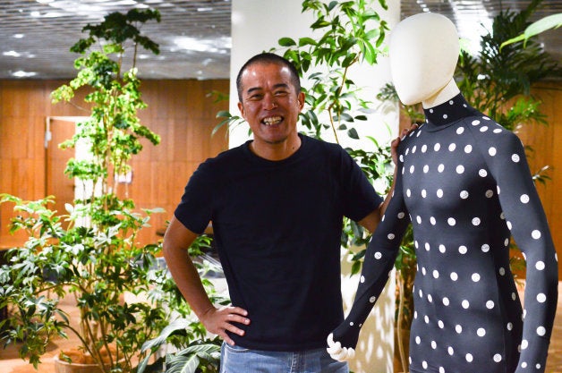 採寸専用のボディスーツ「ZOZOSUIT」と田端信太郎さん