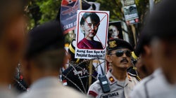 ロヒンギャ問題で非難も「アウンサンスーチー氏に代われる人いない」