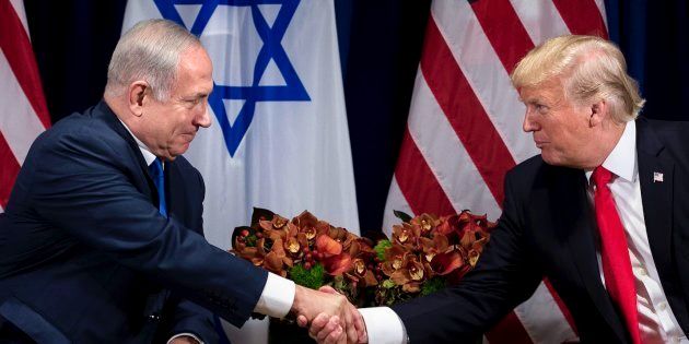 イスラエルのネタニヤフ首相（左）と握手するトランプ米大統領（アメリカ・ニューヨーク） 9月18日撮影