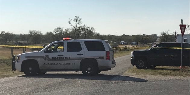 テキサスの銃乱射 26人が死亡 容疑者の26歳男も死亡 Update ハフポスト