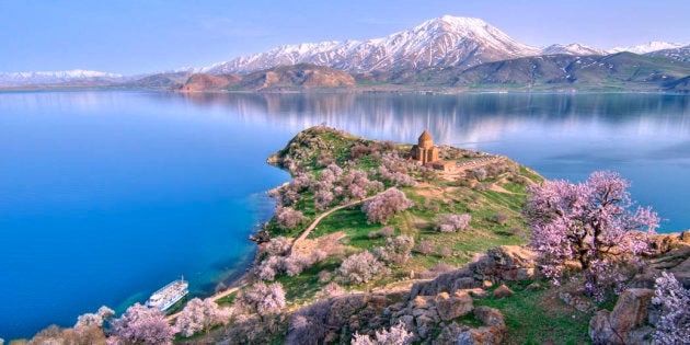 トルコのヴァン湖 Wikimedia/gozturk (CC BY 3.0)
