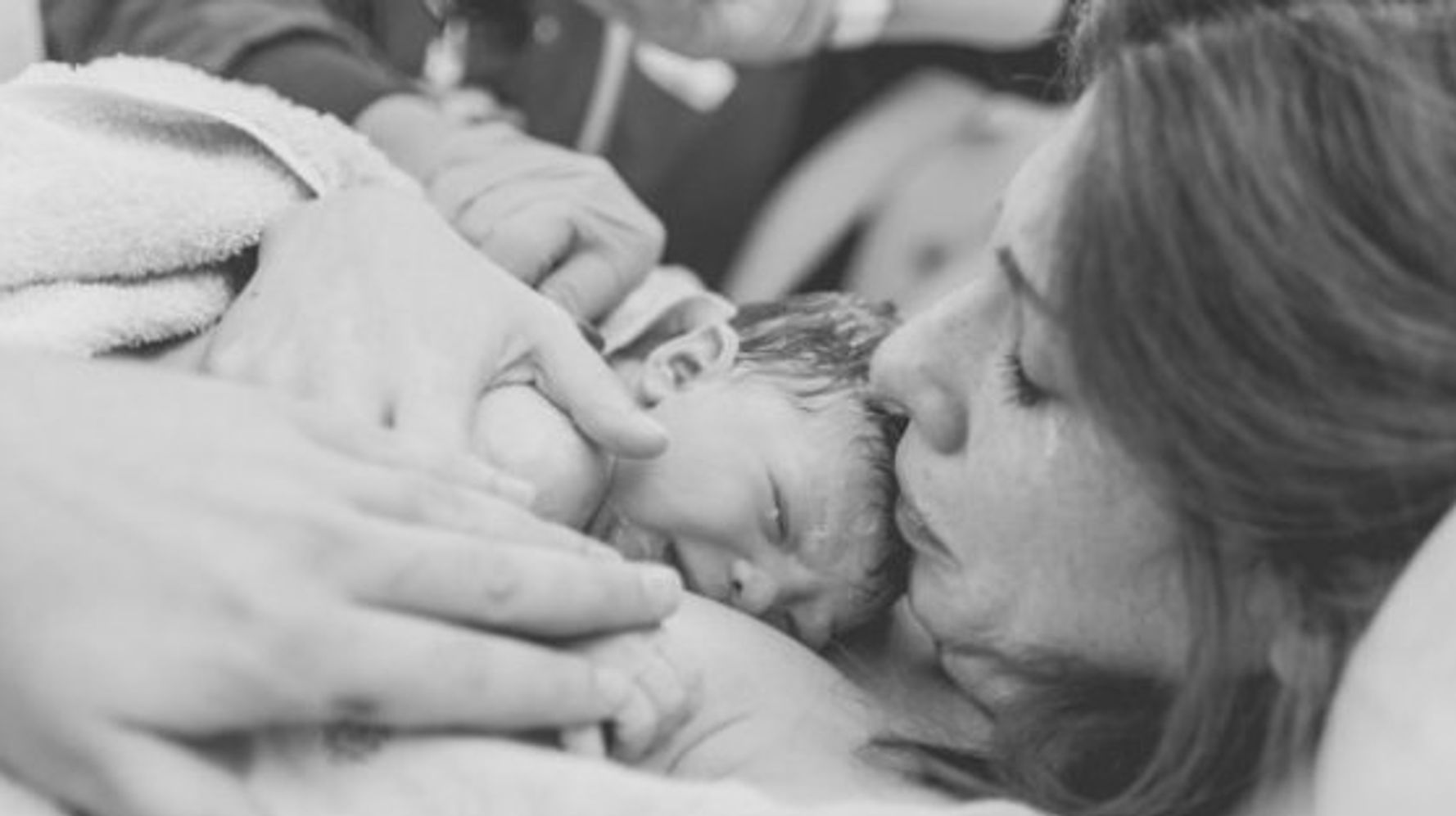女性写真家がとらえた 自らの出産 そのとき 赤ちゃんと夫は 画像集 ハフポスト Life